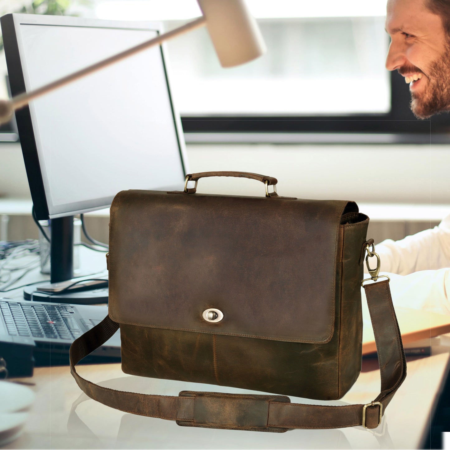 CAPTAIN BROWN LEATHER MESSENGER BAG