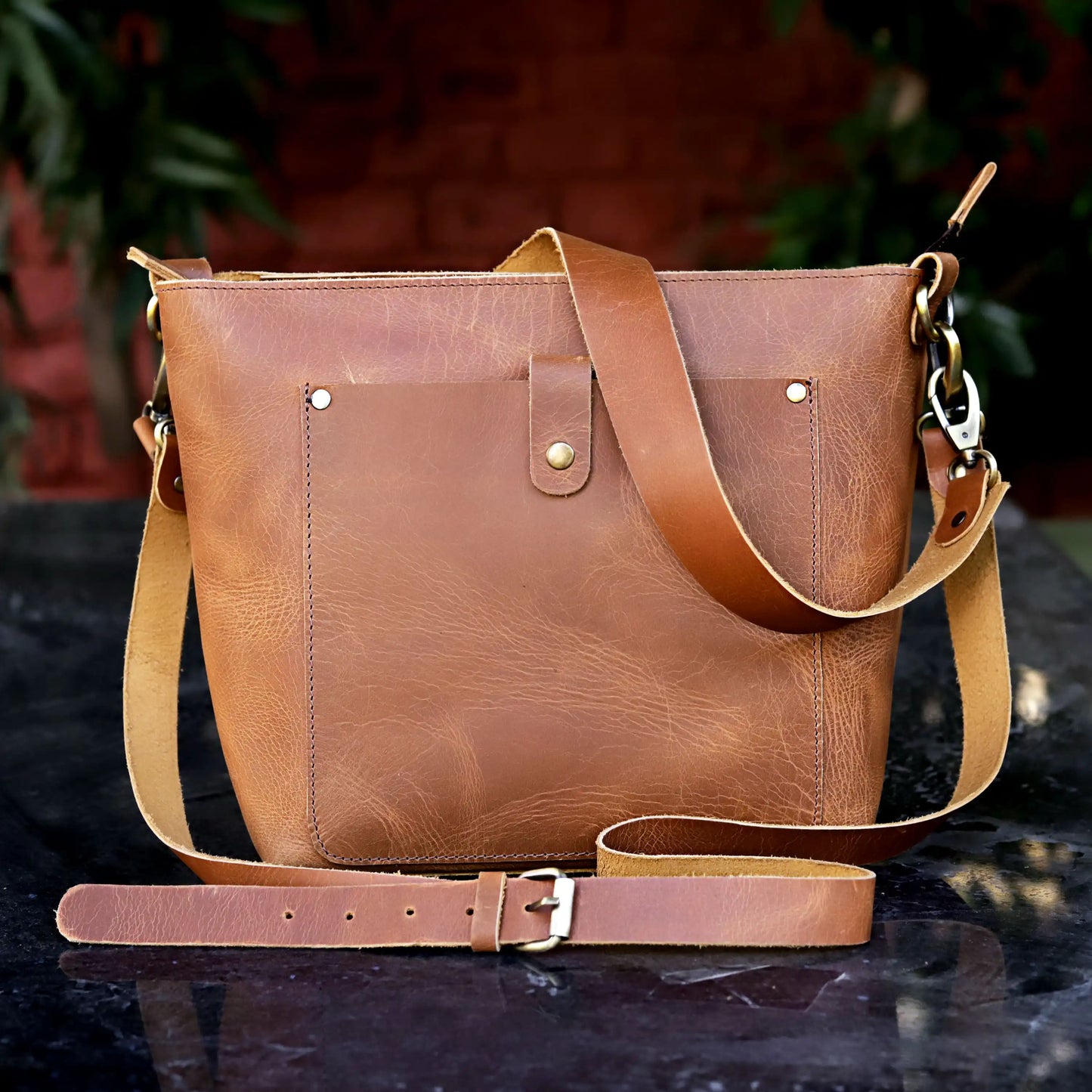 PHOENIX BUFFALO LEATHER TOTE -TAN
