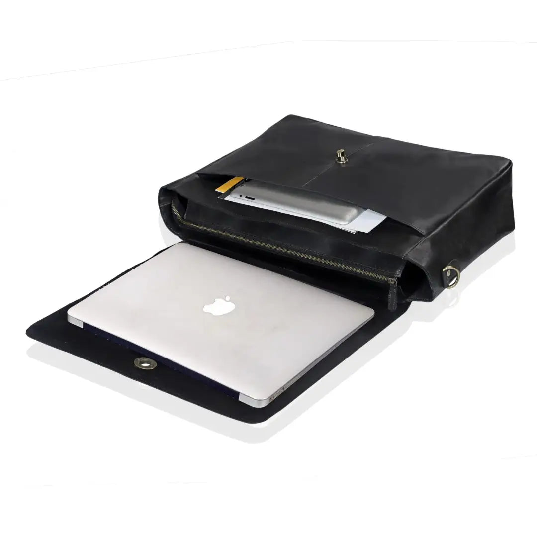 CAPTAIN BLACK LEATHER MESSENGER BAG