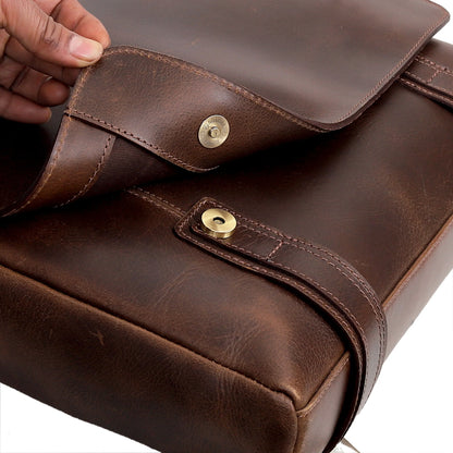 AMERICANA Leather Messenger Bag for Men and Women