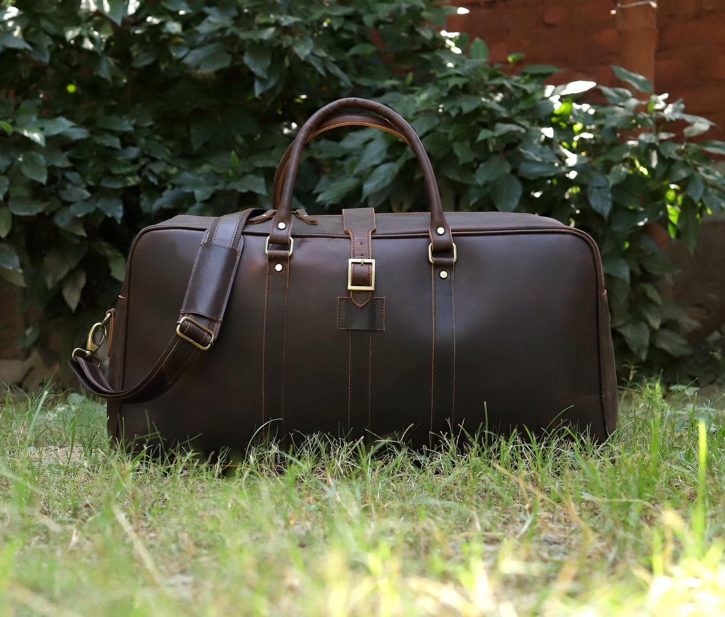 THE LEATHER FARM TRAVEL DUFFEL BAG