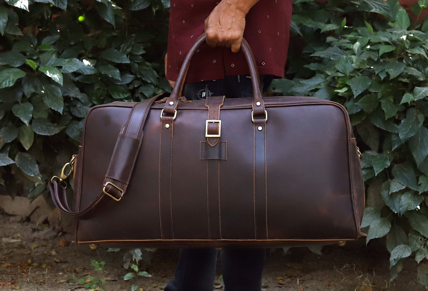 THE LEATHER FARM TRAVEL DUFFEL BAG