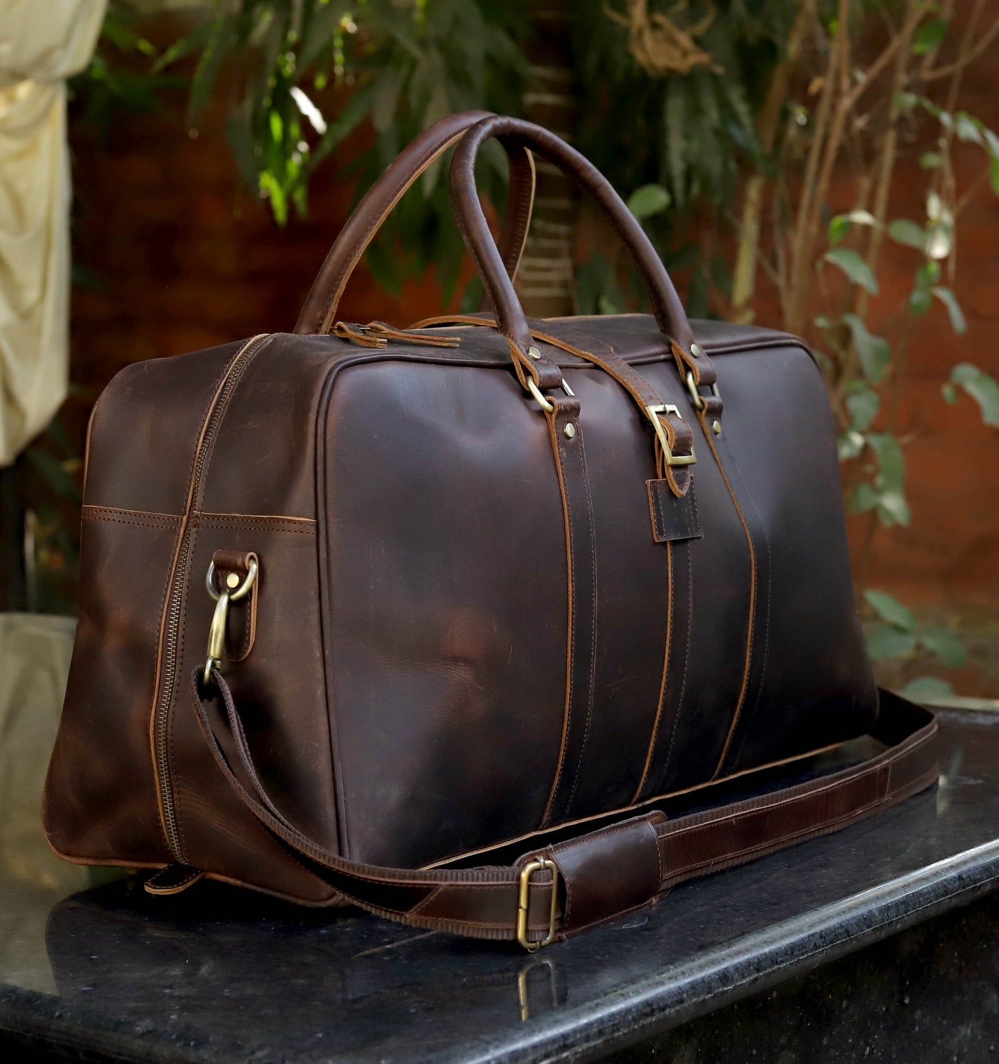 THE LEATHER FARM TRAVEL DUFFEL BAG