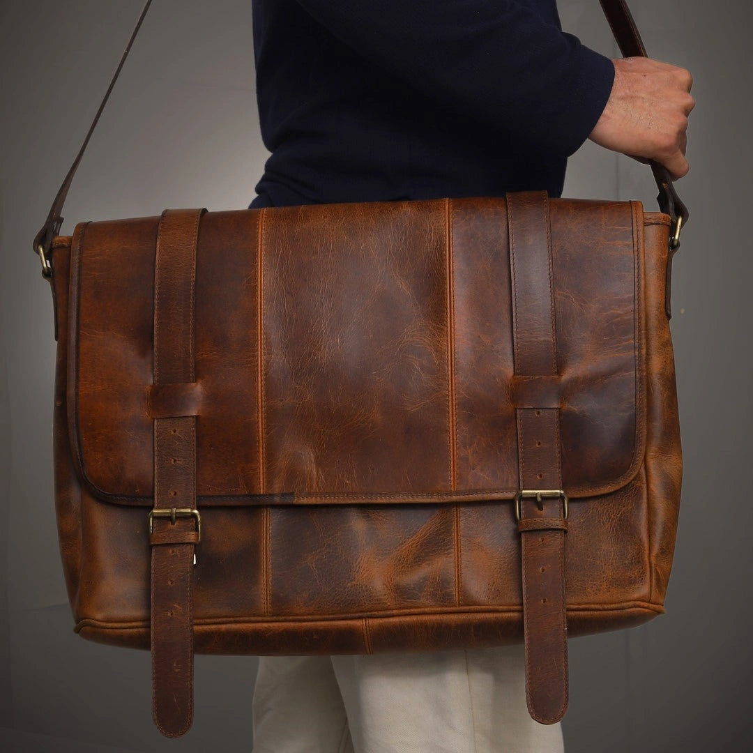 FARM LEATHER MESSENGER BAG - TAN
