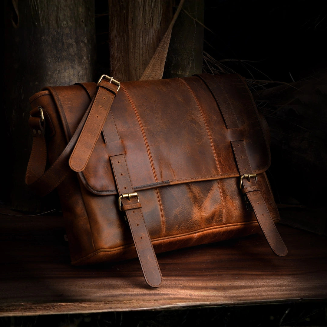FARM LEATHER MESSENGER BAG - TAN